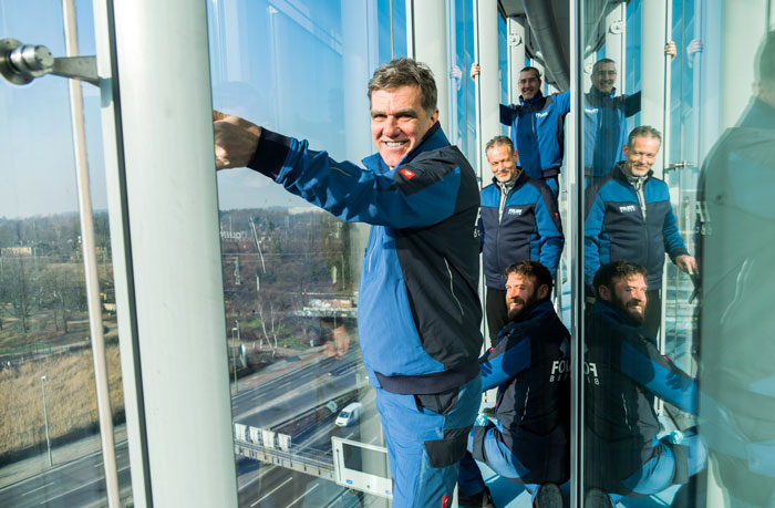 Fensterfolien werden verlegt